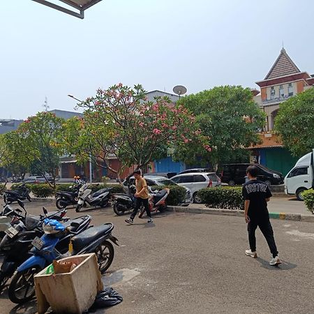 Hotel Ratana Cengkareng Syariah Yakarta Exterior foto