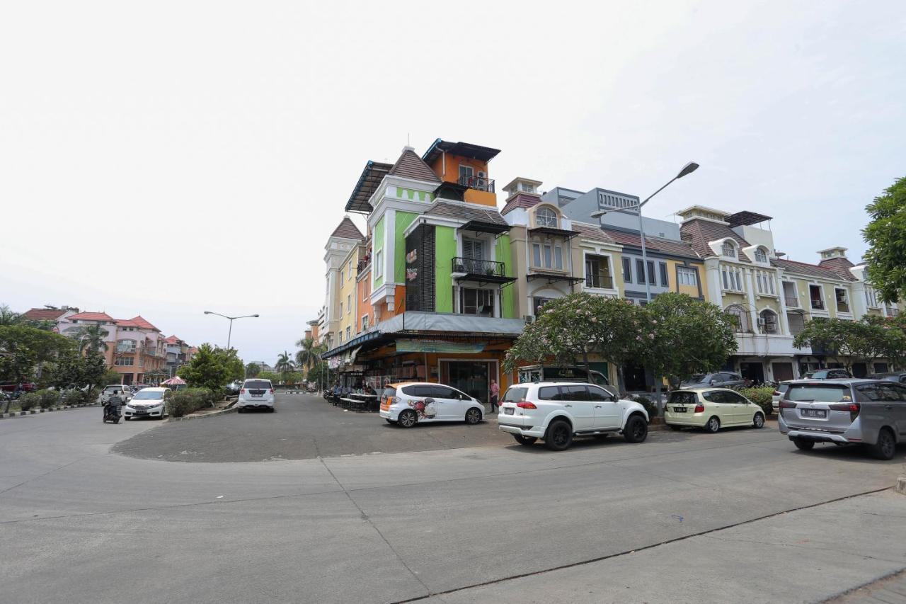 Hotel Ratana Cengkareng Syariah Yakarta Exterior foto